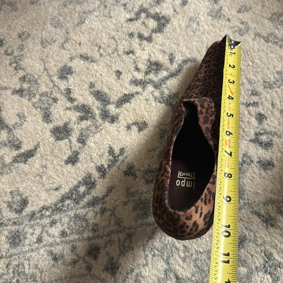 Impo stretch Leopard shoes size 8 - Picture 7 of 10